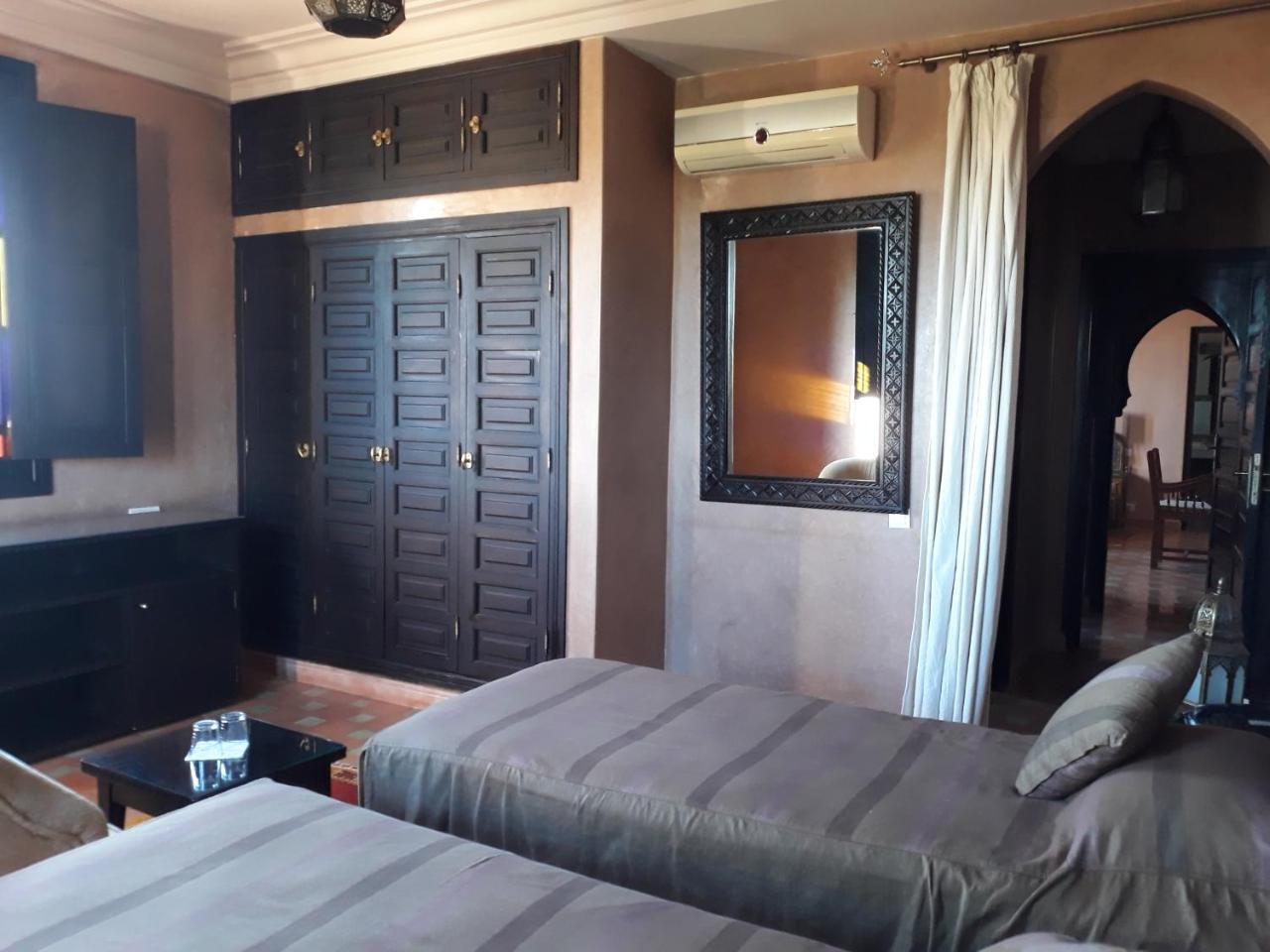 โลลิเวอแร เดอ ลัตลาส Hotel Douar Caid Layadi ภายนอก รูปภาพ